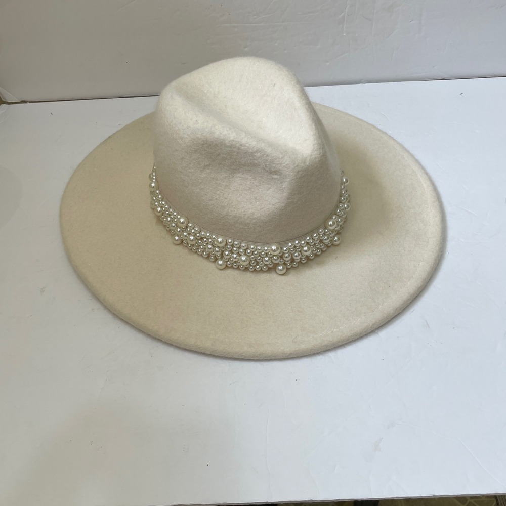 VINTAGE SCOOP 100% WOOL FEDORA IN CREAM WITH PEARL ACCENT